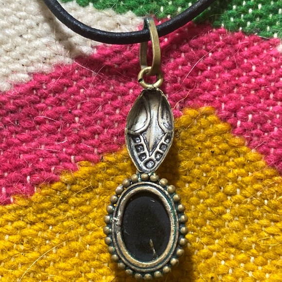Onyx Pendant - Picture 2 of 3